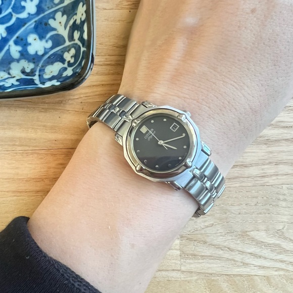 Citizen elegance ladies black dial silver tone dress watch NEW BATTERY main image 6